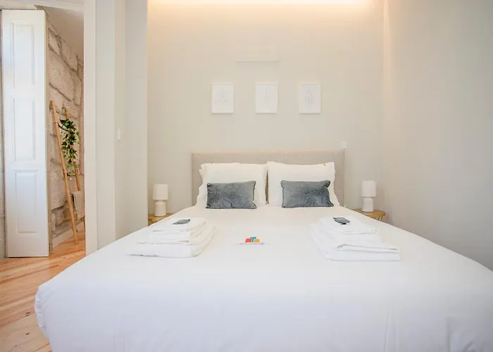 Liiiving In Porto - Aliados Stone Apartment