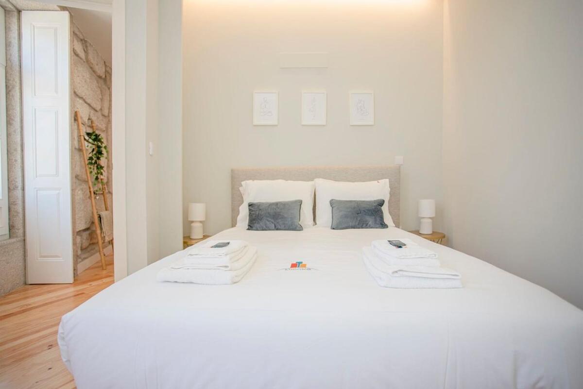 Apartment Liiiving In - Aliados Stone *