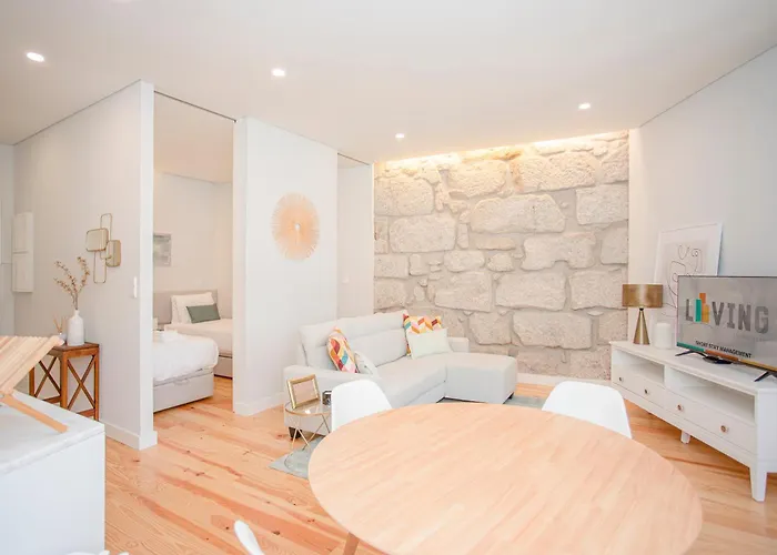 Liiiving in Porto - Aliados Stone Apartment